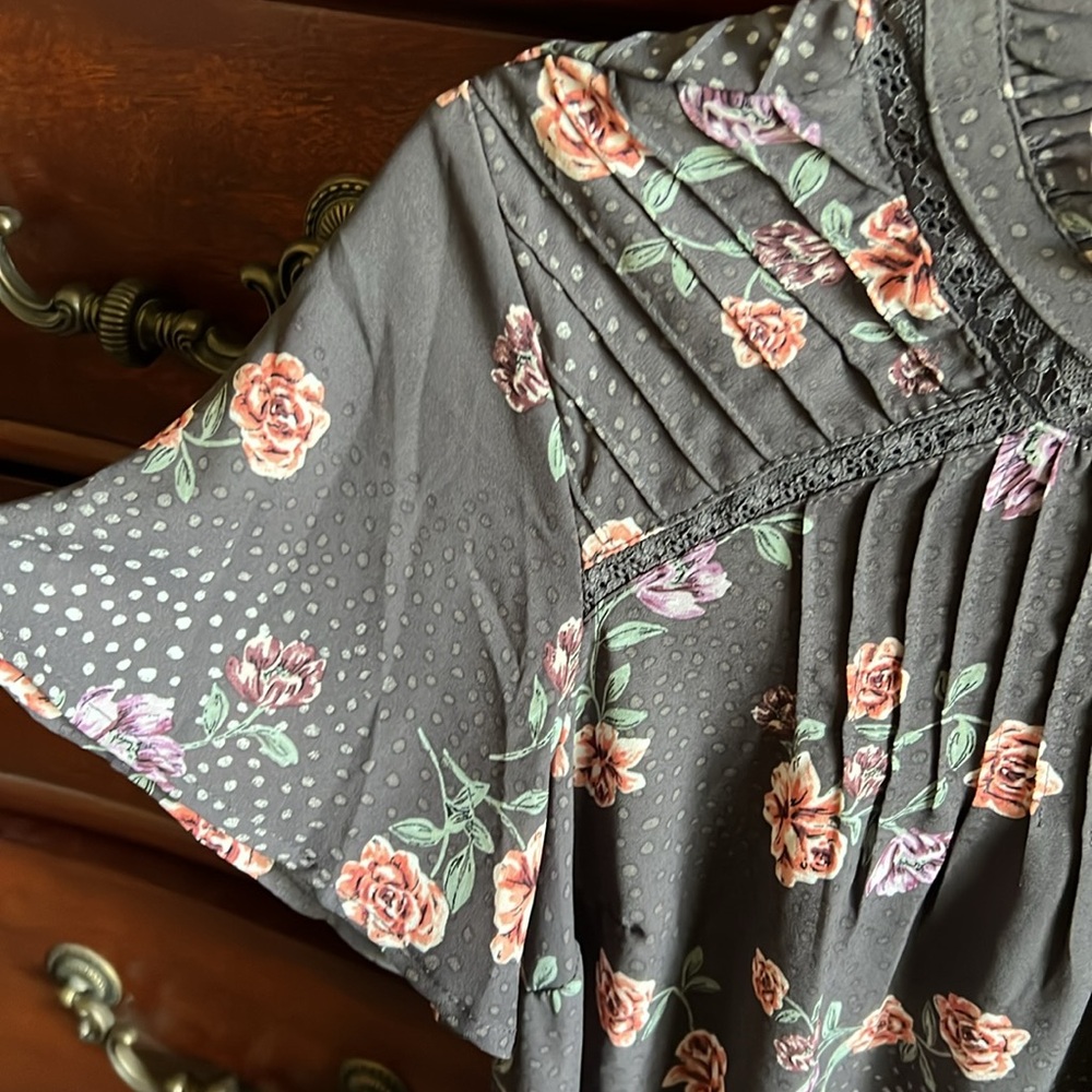 Torrid blouse - Picture 3 of 6